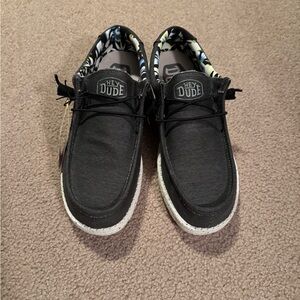 Mens Hey Dudes size 12 NEW